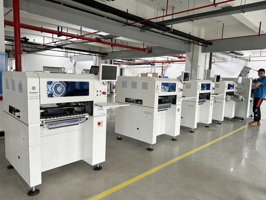 Hochgenaue industrielle 4-köpfige Pick-Place-Maschine mit Automatikwechselgerät, Unterstützung 0201 BGA