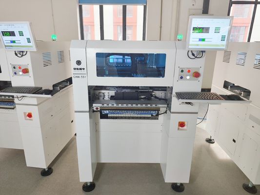 Hochgenaue 4-köpfige SMT-Pick-and-Place-Maschine CHM-551 automatischer Düsenwechsel CPK≥1.0