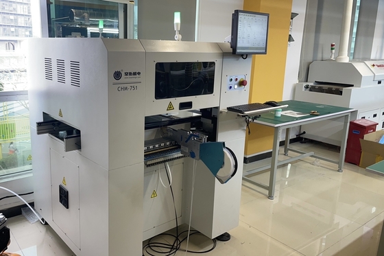 Mittlere SMT-Leitung mit 3250-Bildschirmdrucker 6 Köpfe SMT-Pick-and-Place-Maschine 830 Rücklauföfen