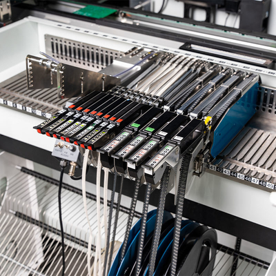 Vollautomatische 10-köpfige SMT SMD-Pick-and-Place-Maschine 01005 PCBA-Fertigungsmaschine