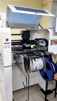 CHM-551 Vollautomatischer 4-Kopf SMT Bestückungsautomat 0201, automatischer Düsenwechsel