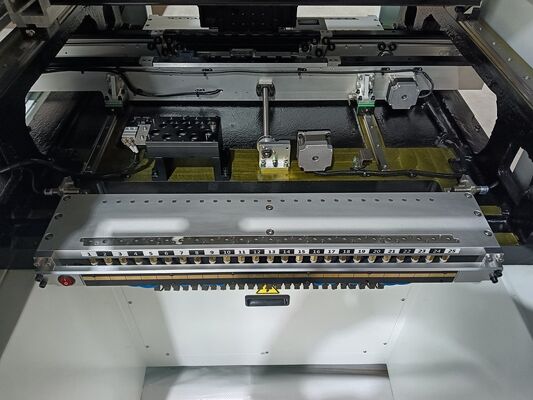 Hochpräzise 4-Kopf-SMT-Produktionslinie CHM-551P mit 4-Zonen-Reflow-Ofen für PCB-Bestückung