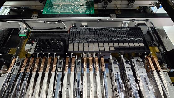 Charmhigh 551P SMD-Pick-and-Place-Maschine Prototyping Kleinserienproduktion CPK≥1.0